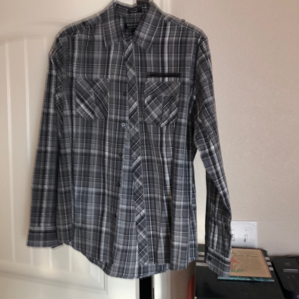 Men Shirt with long sleeves.
